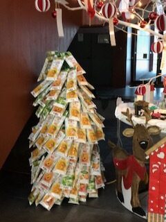 Arvore no átrio da escola